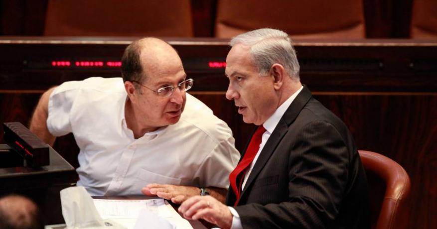 يعالون يصف نتنياهو بـ "رئيس عصابة الذي يجبي الخاوة"