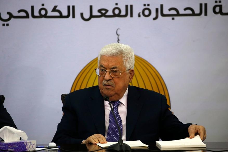 غازل النساء وهدد حماس.. عباس: لا نؤمن بالسلاح ولا بالصواريخ وقدمت التعازي لنتنياهو بمقتل 3 إسرائيليين