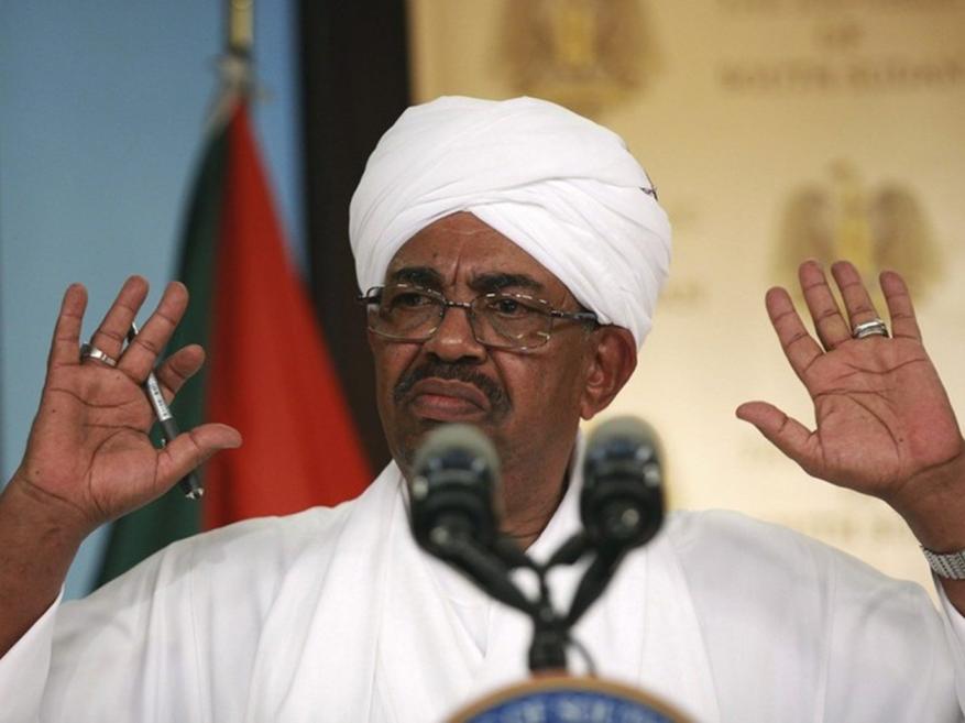 نقل البشير وقيادات عليا من النظام السابق إلى سجن "كوبر" بالخرطوم