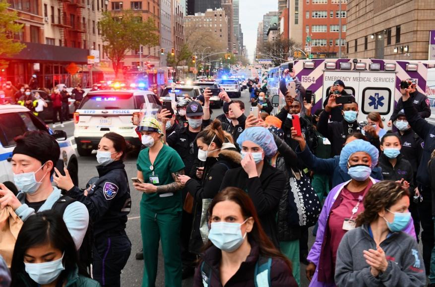 عمدة نيويورك: إطعام الفقراء من أسمى دعوات شهر رمضان.. سنوفر 500 ألف وجبة مجانية