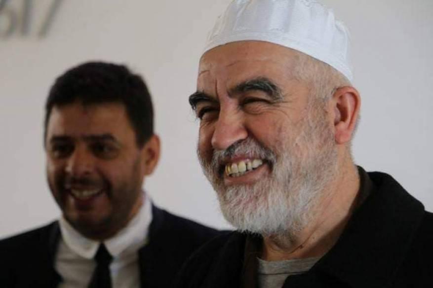 محكمة الاحتلال تمدد القيد الإلكتروني على الشيخ رائد صلاح 3 أشهر