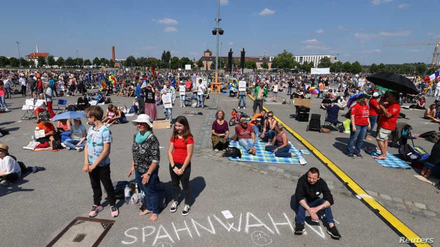 آلاف الألمان يشاركون في احتجاجات ضد قيود فيروس كورونا