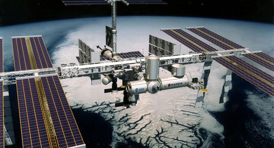 "رائحة كريهة وضجيج وخلايا جلد ميته"... ما لا تعرفه عن محطة الفضاء الدولية