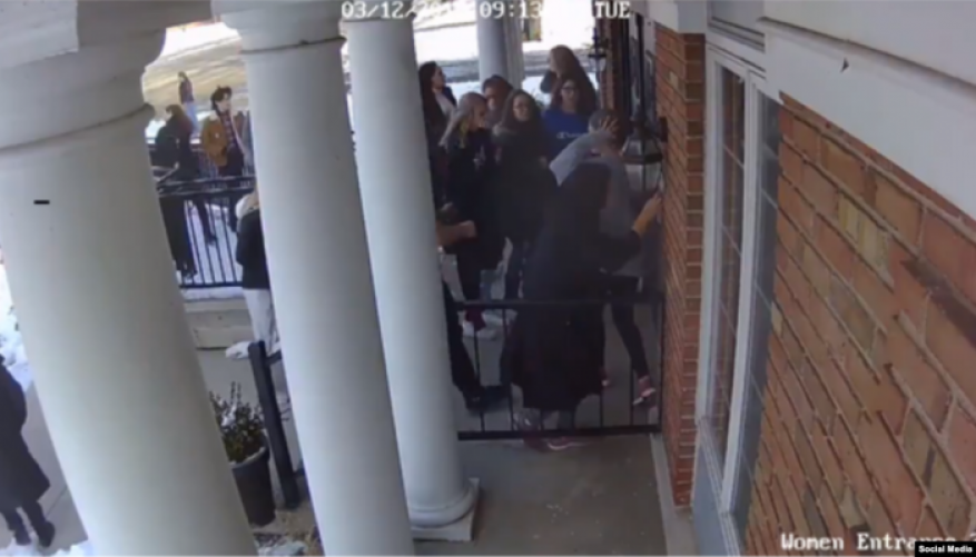 دعاء.. طالبة مسلمة بأمريكا تنقذ 100 طالب خلال إطلاق نار