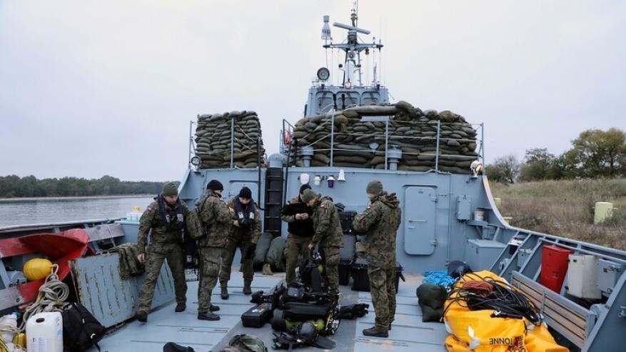 انفجار أكبر قنبلة من مخلفات الحرب العالمية الثانية في بولندا أثناء إبطالها