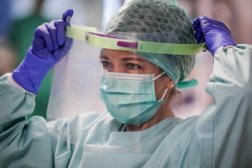 الخارجية: 55 وفاة و1094 إصابة بكورونا بصفوف جاليتنا