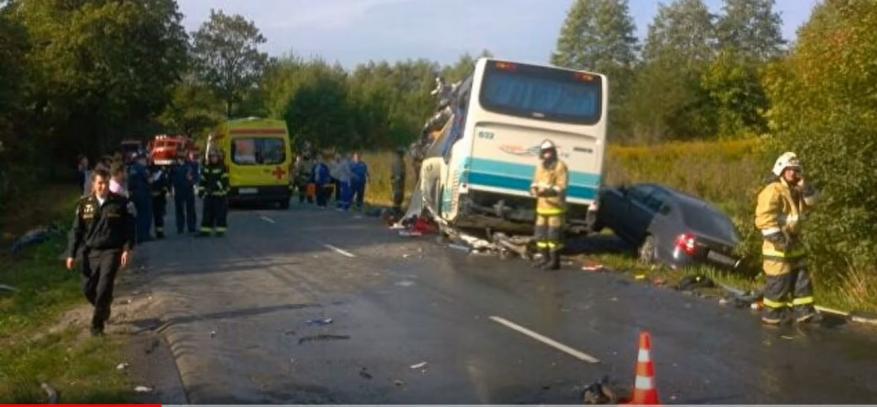 سبعة قتلى بينهم طفل بتصادم حافلة ركاب وشاحنة في مقاطعة كالينينغراد الروسية