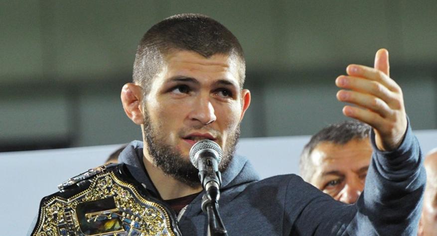 بطل الفنون القتالية نورمحمدوف يشارك بتحدي الزجاجة على طريقته