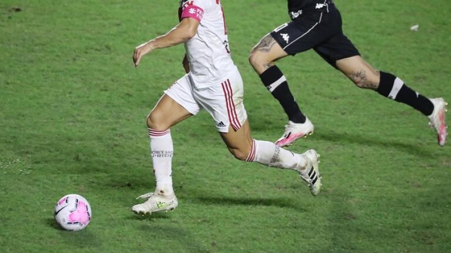 ما علاقة ممارسة كرة القدم بكورونا؟