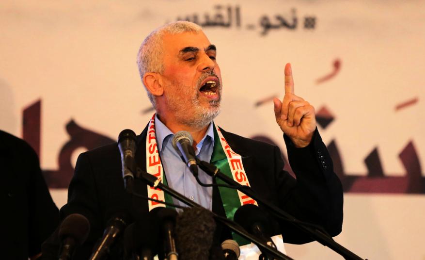 بعد تصريحات السنوار.. صحيفة: اتصالات مصرية بحماس والاحتلال لمنع اندلاع مواجهة