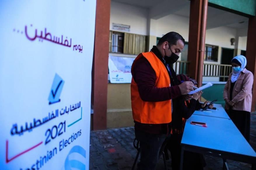 حماس: التلاعب بأماكن تسجيل بعض الناخبين في الضفة الغربية مؤشر خطير