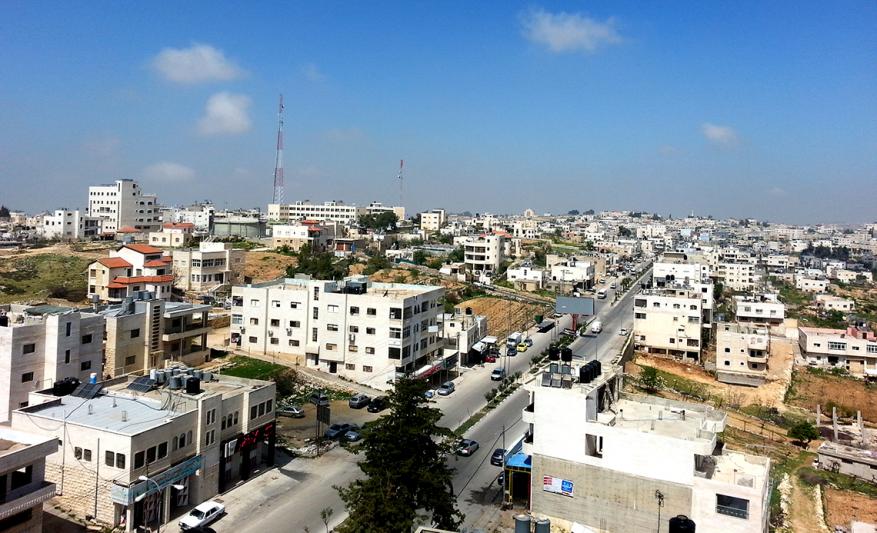 محافظ الخليل يغلق حلحول ويتخذ إجراءات بعد تسجيل 8 إصابات بفيروس كورونا