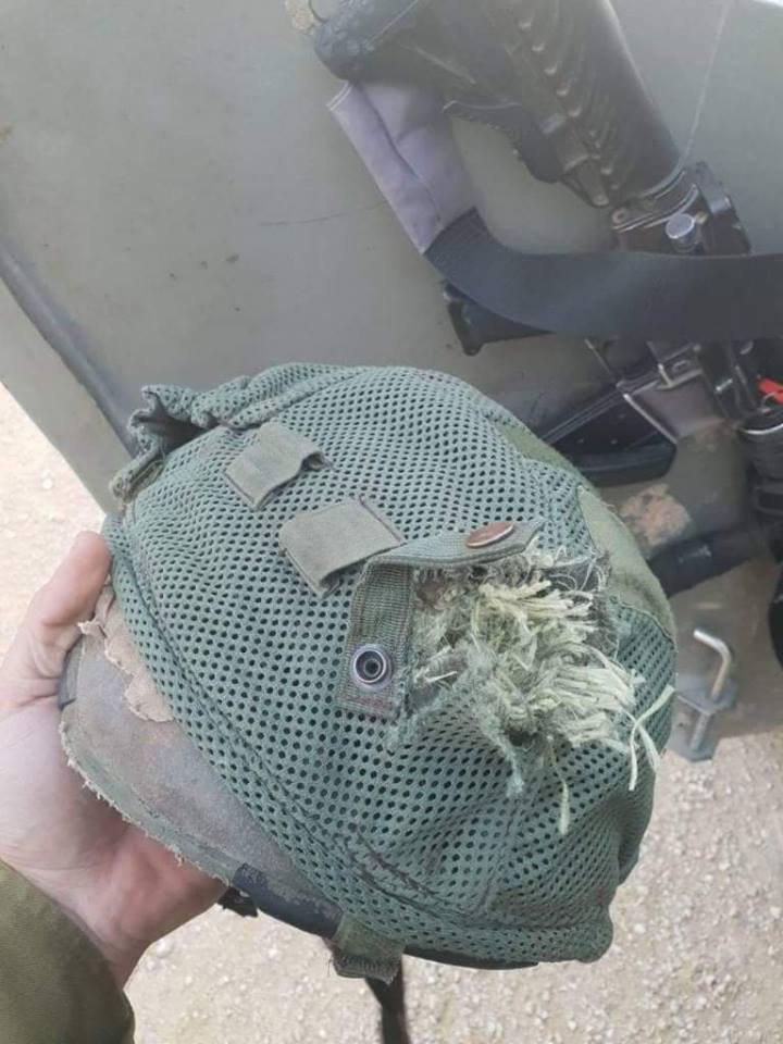 صورة لخوذة الضابط الاسرائيلي