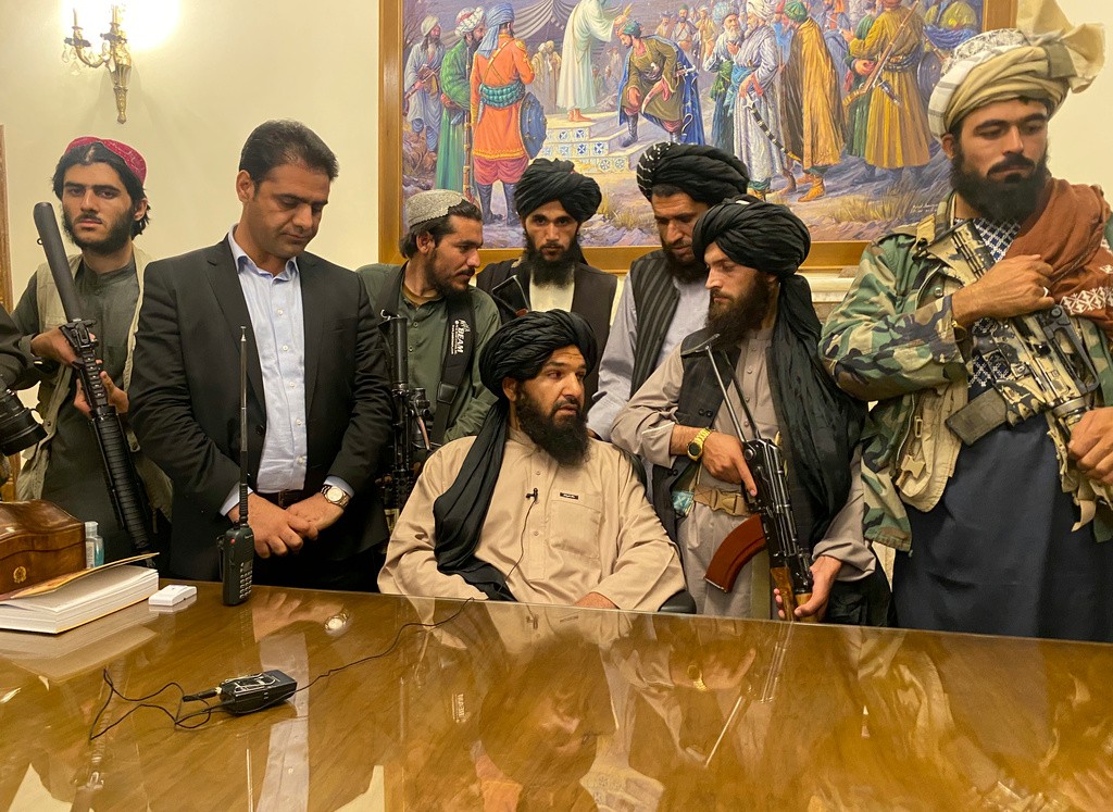 FBeb70JuQaY.jpg