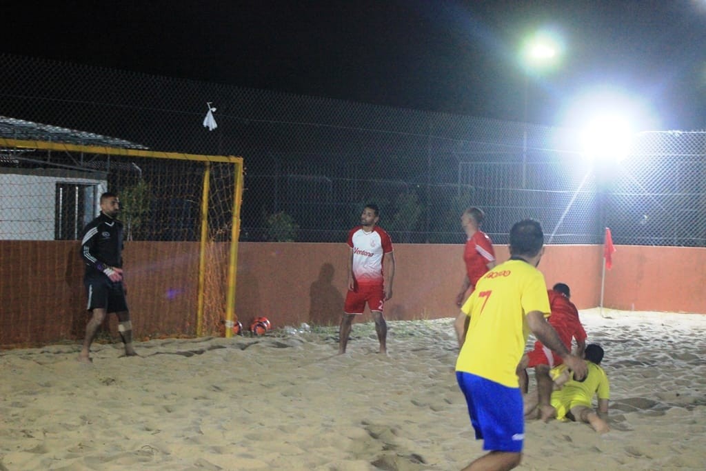 منتخب الكرة الشاطئية 2.jpg