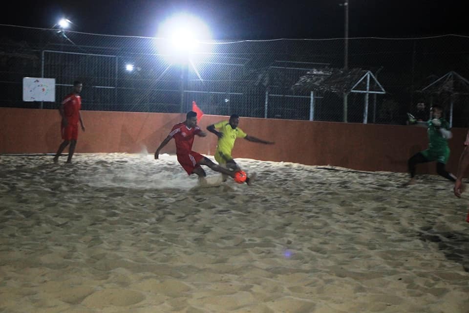 منتخب الكرة الشاطئية 3.jpg
