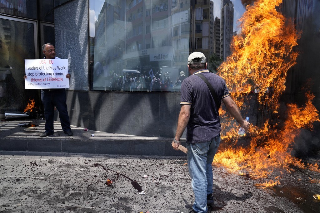 محتجون في لبنان (11).jpg