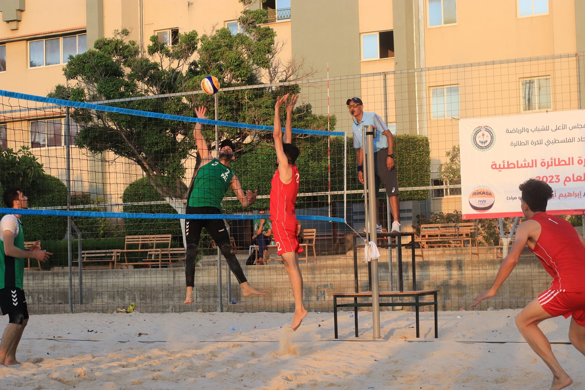 بطولة الطائرة الشاطئية 3.jpg