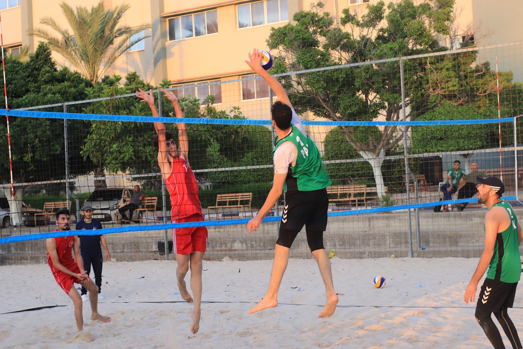 بطولة الطائرة الشاطئية 4.jpg