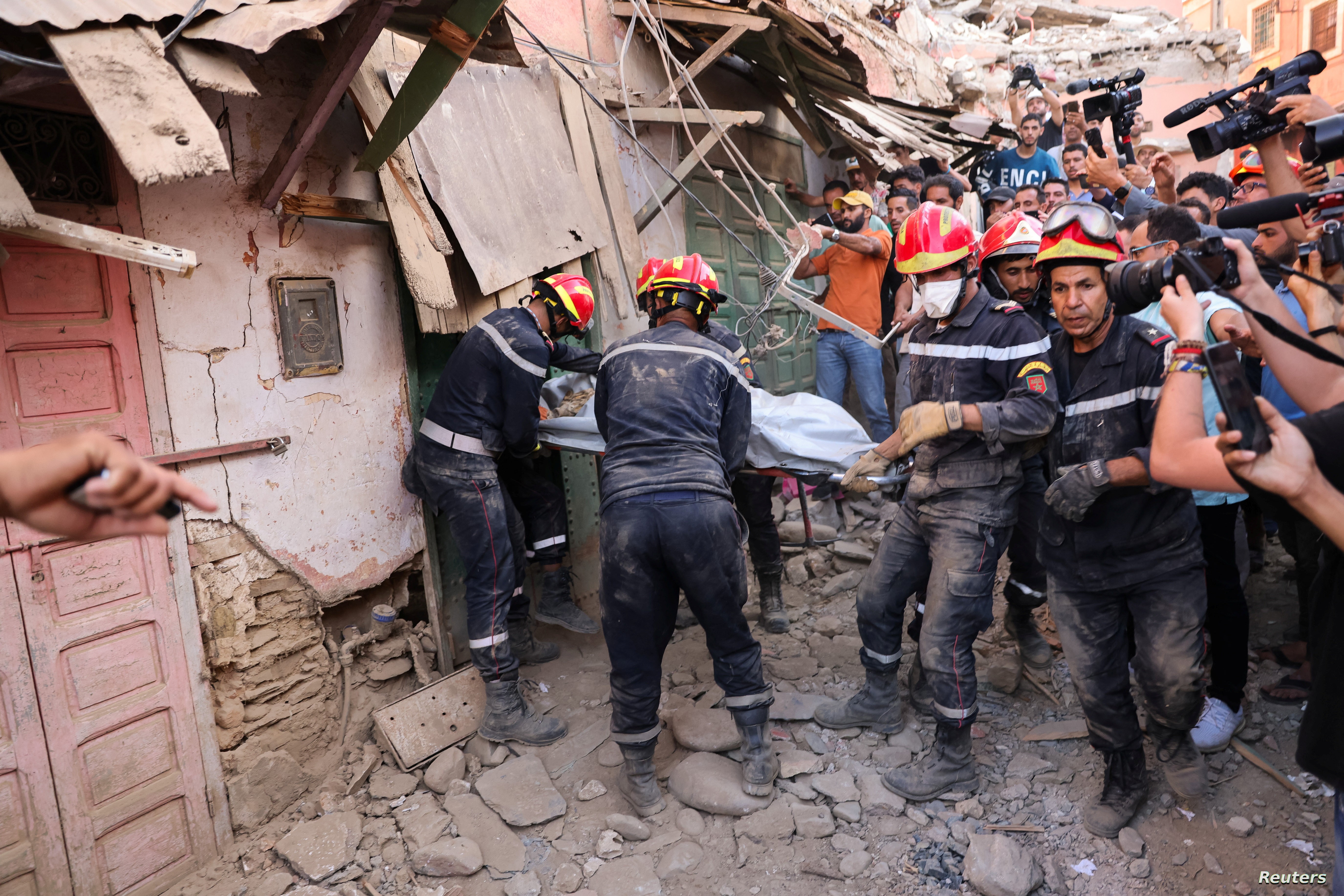 2023-09-10T233855Z_1799353976_RC2T53A1UZF8_RTRMADP_3_MOROCCO-QUAKE.jpg