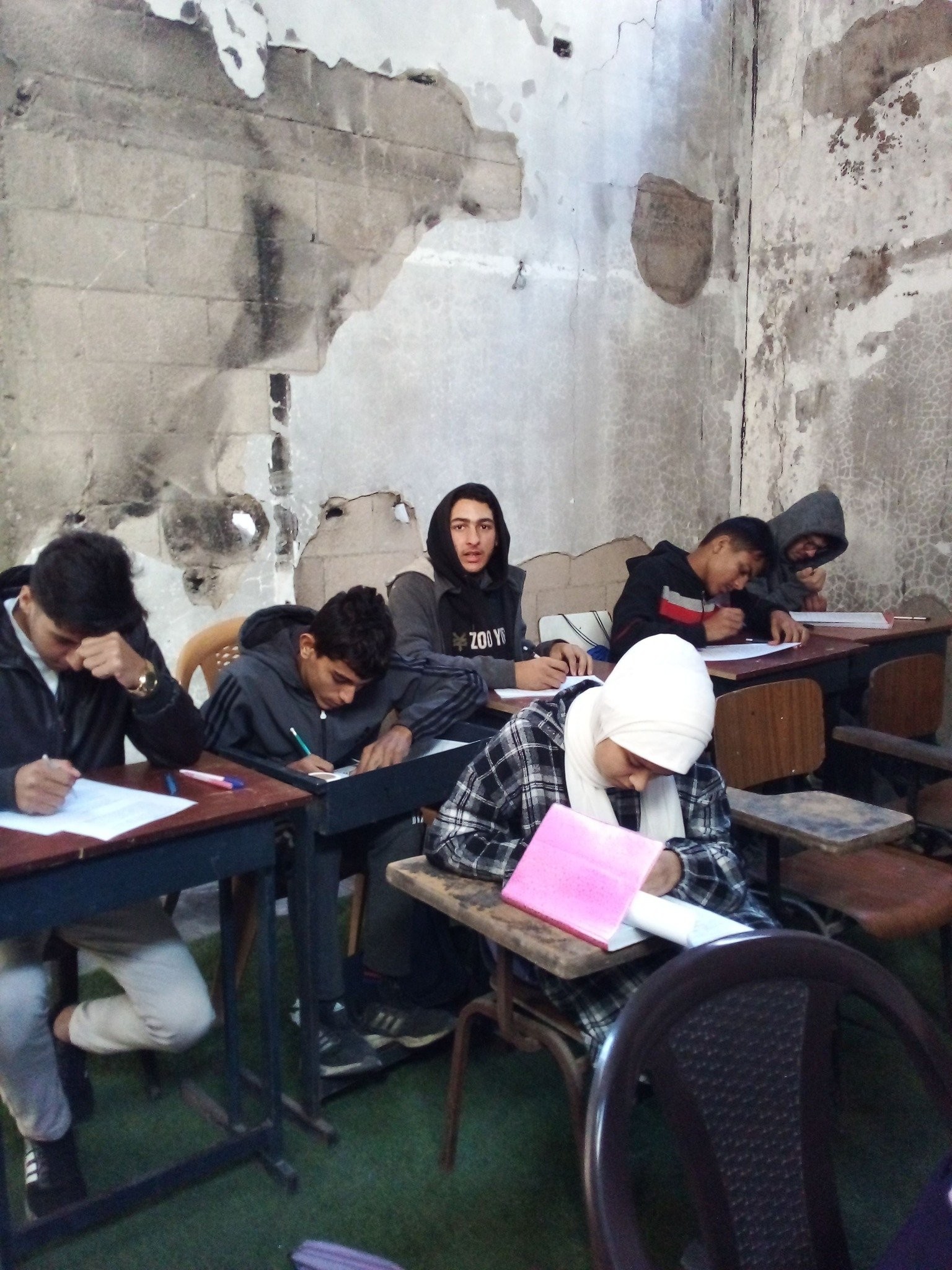 623523-إجراء-امتحانات-لطلاب-غزة-داخل-القطاع.jpg