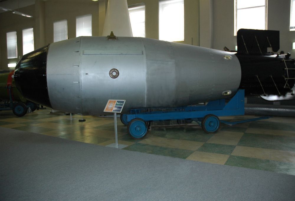 ملكة القنابل